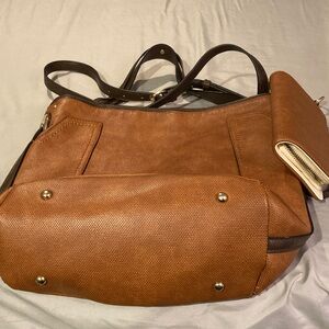 Chic Tan Leather Shoulder Bag